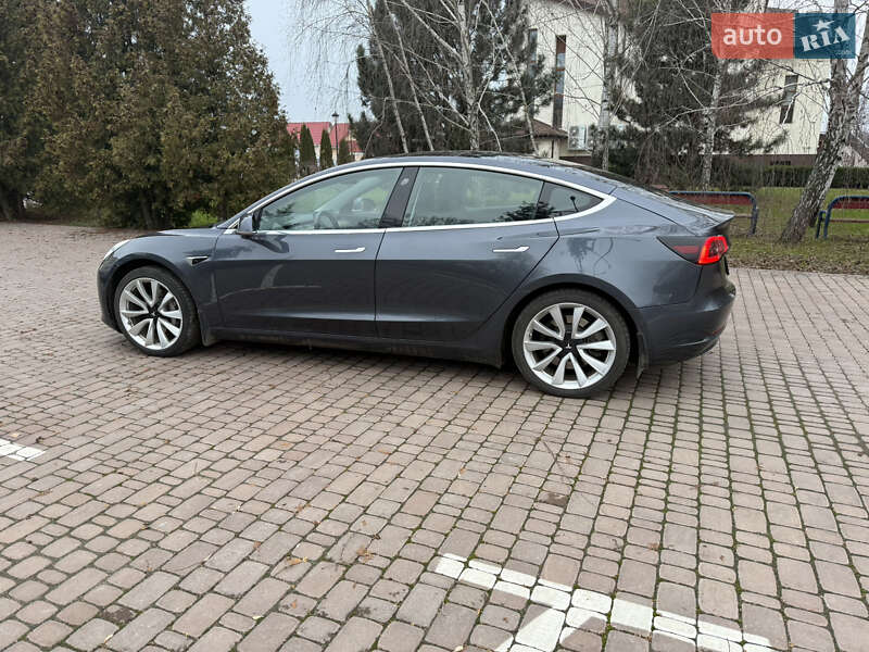Седан Tesla Model 3 2019 в Киеве