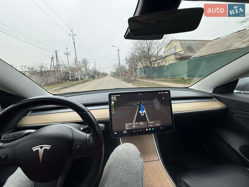 Седан Tesla Model 3 2019 в Киеве