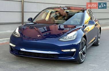 Седан Tesla Model 3 2018 в Дрогобыче