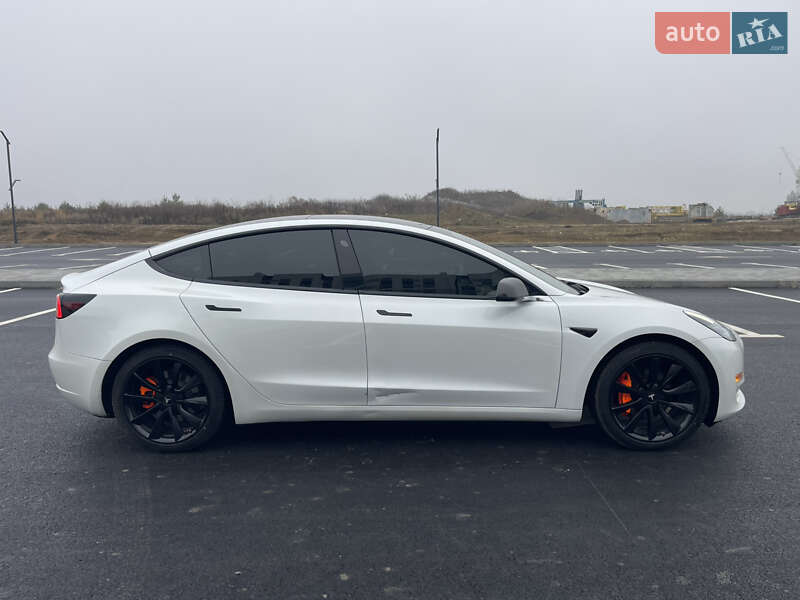 Седан Tesla Model 3 2019 в Ровно