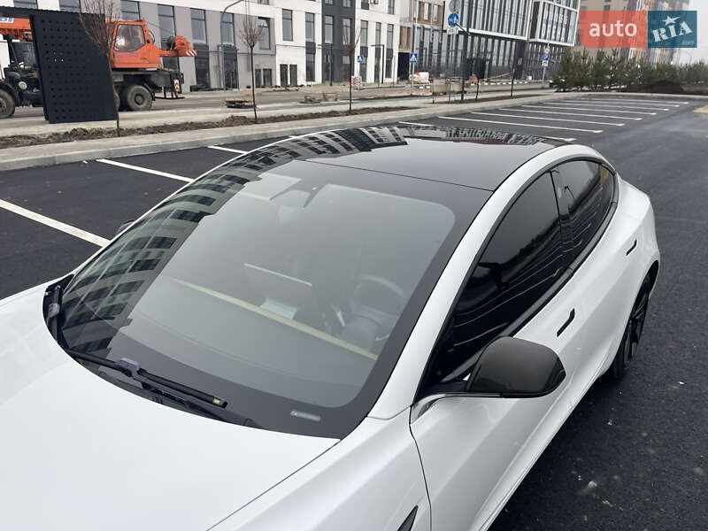 Седан Tesla Model 3 2019 в Ровно