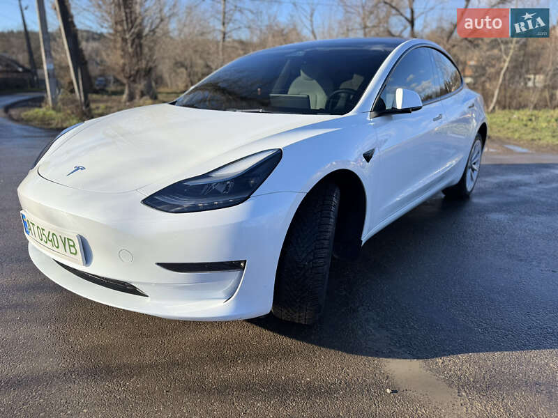 Седан Tesla Model 3 2023 в Ивано-Франковске