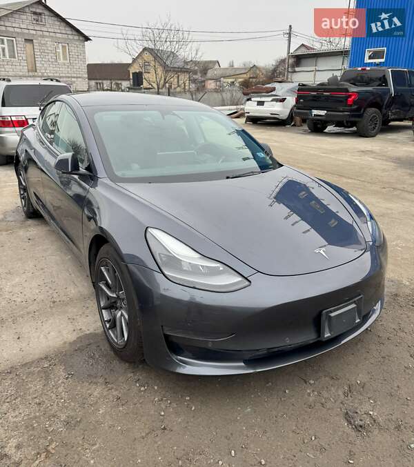 Седан Tesla Model 3 2022 в Киеве