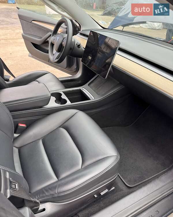 Седан Tesla Model 3 2022 в Киеве