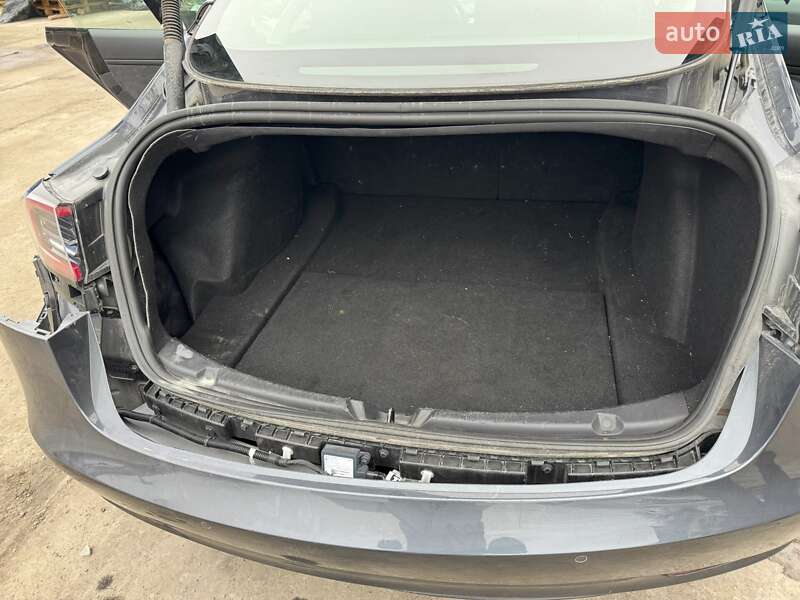 Седан Tesla Model 3 2022 в Киеве