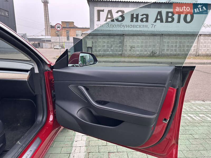 Седан Tesla Model 3 2019 в Киеве