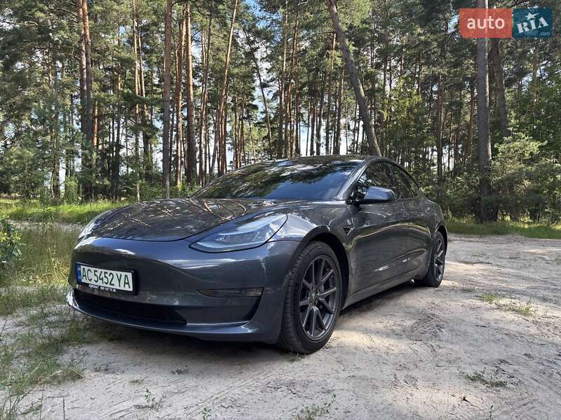 Седан Tesla Model 3 2018 в Луцке