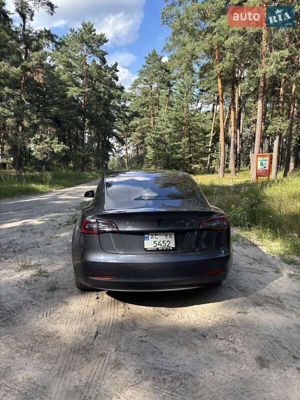 Седан Tesla Model 3 2018 в Луцке