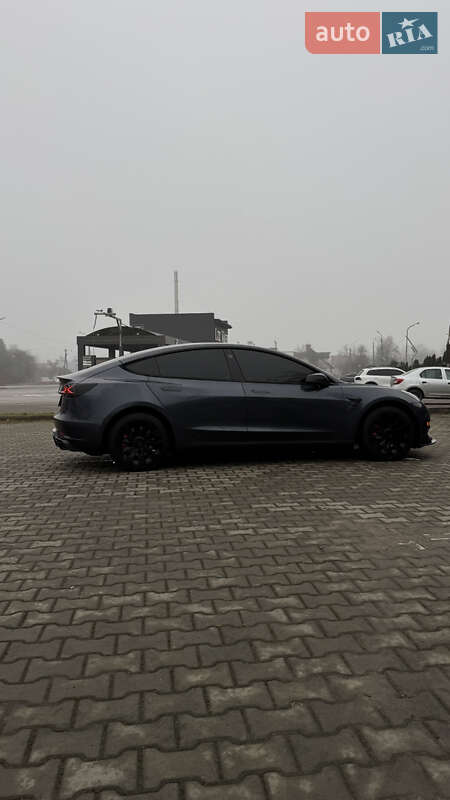 Седан Tesla Model 3 2022 в Дрогобыче