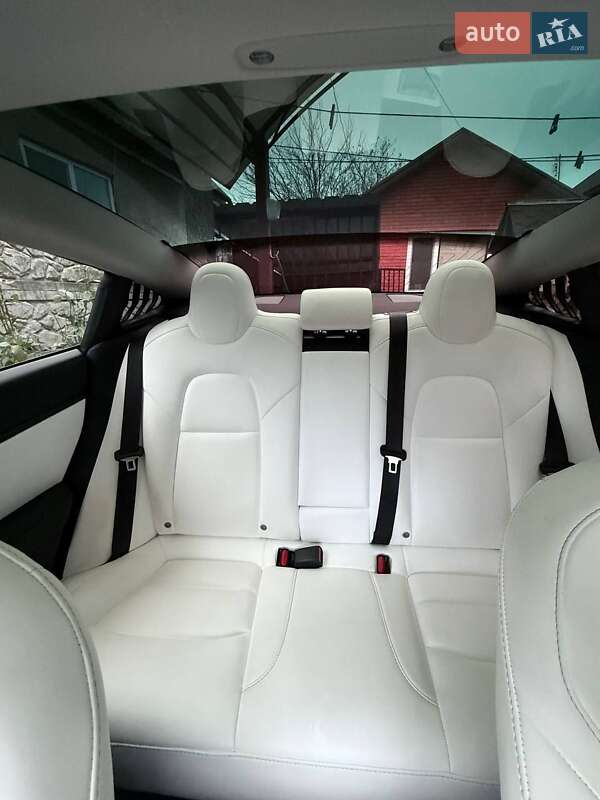 Седан Tesla Model 3 2020 в Днепре