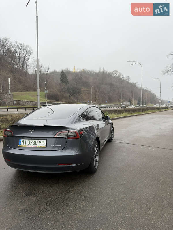 Седан Tesla Model 3 2023 в Киеве