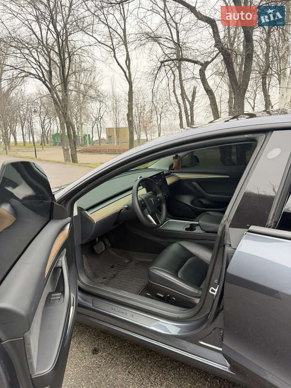 Седан Tesla Model 3 2023 в Киеве