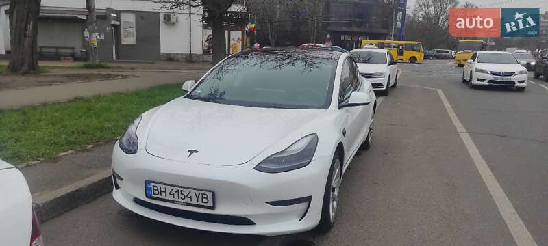 Седан Tesla Model 3 2023 в Одессе