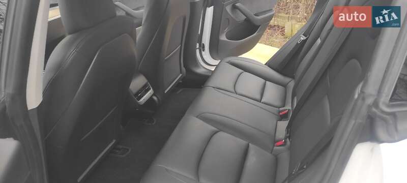Седан Tesla Model 3 2023 в Одессе