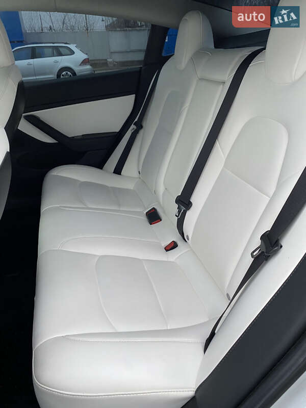 Седан Tesla Model 3 2019 в Белой Церкви