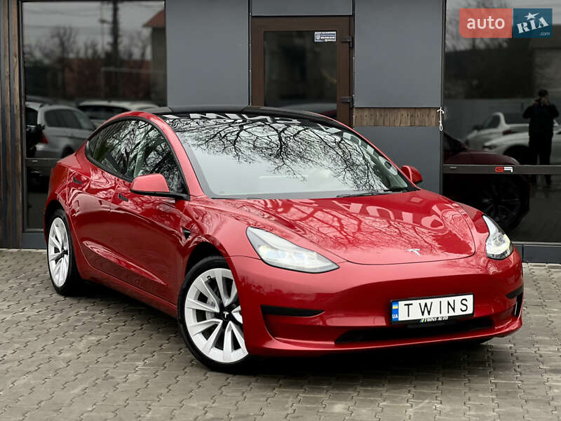 Седан Tesla Model 3 2023 в Одессе