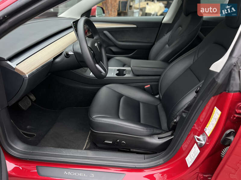 Седан Tesla Model 3 2023 в Одессе