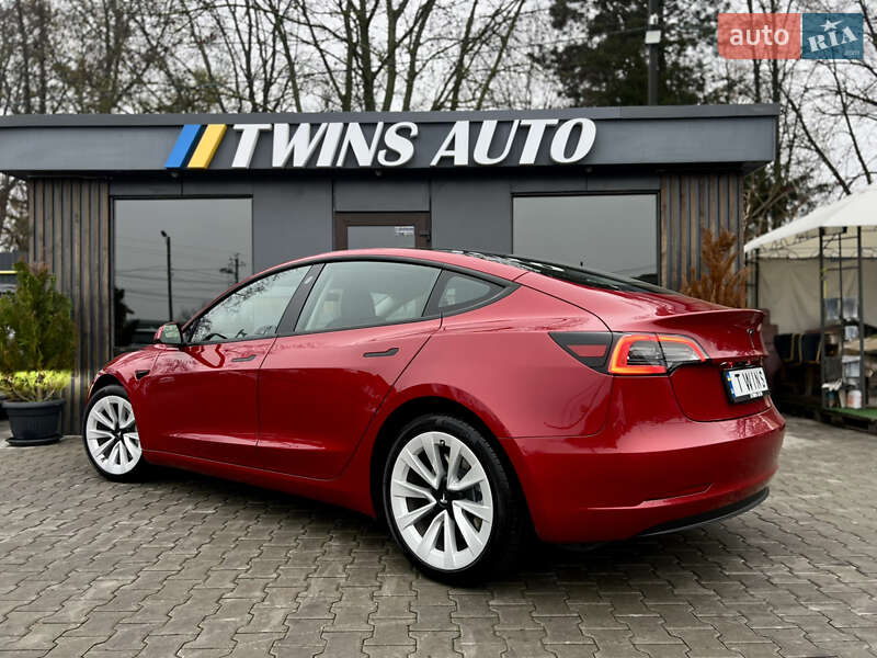 Седан Tesla Model 3 2023 в Одессе