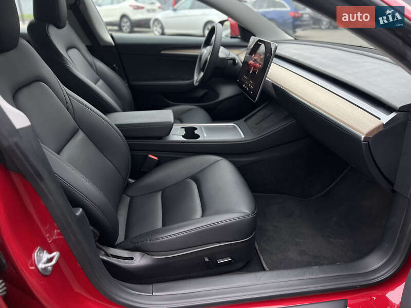 Седан Tesla Model 3 2023 в Одессе