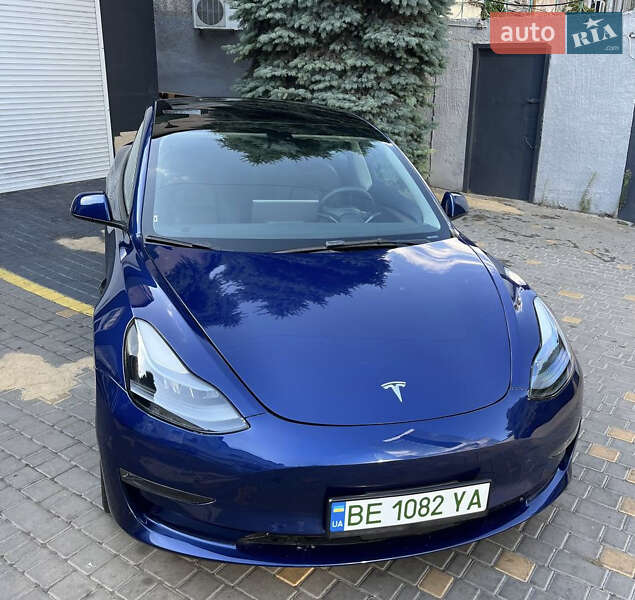 Седан Tesla Model 3 2022 в Николаеве