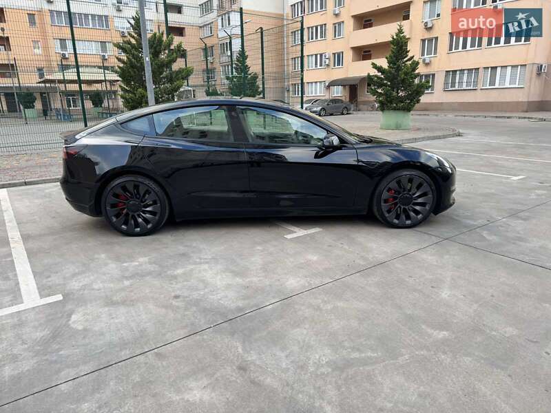 Седан Tesla Model 3 2023 в Одессе
