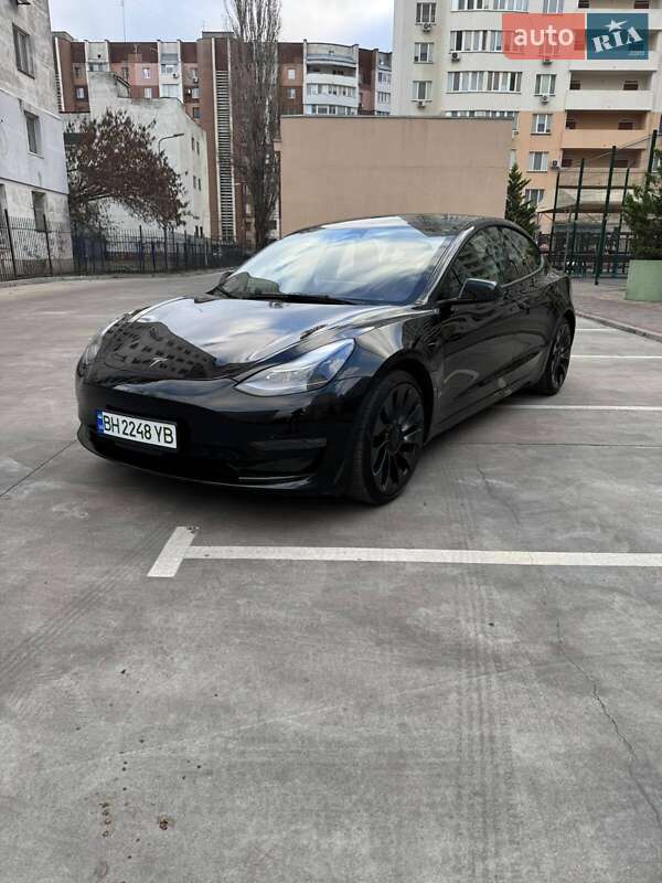 Седан Tesla Model 3 2023 в Одессе