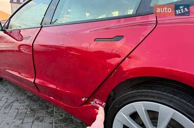 Седан Tesla Model 3 2021 в Луцке