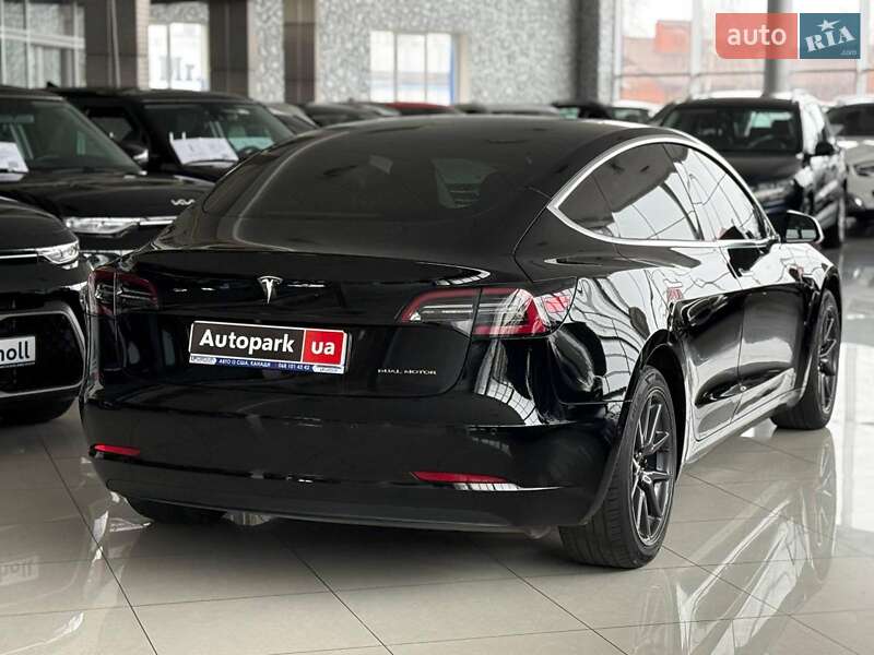 Седан Tesla Model 3 2019 в Одессе