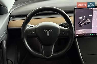 Седан Tesla Model 3 2019 в Одесі