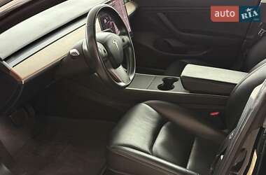 Седан Tesla Model 3 2019 в Одесі