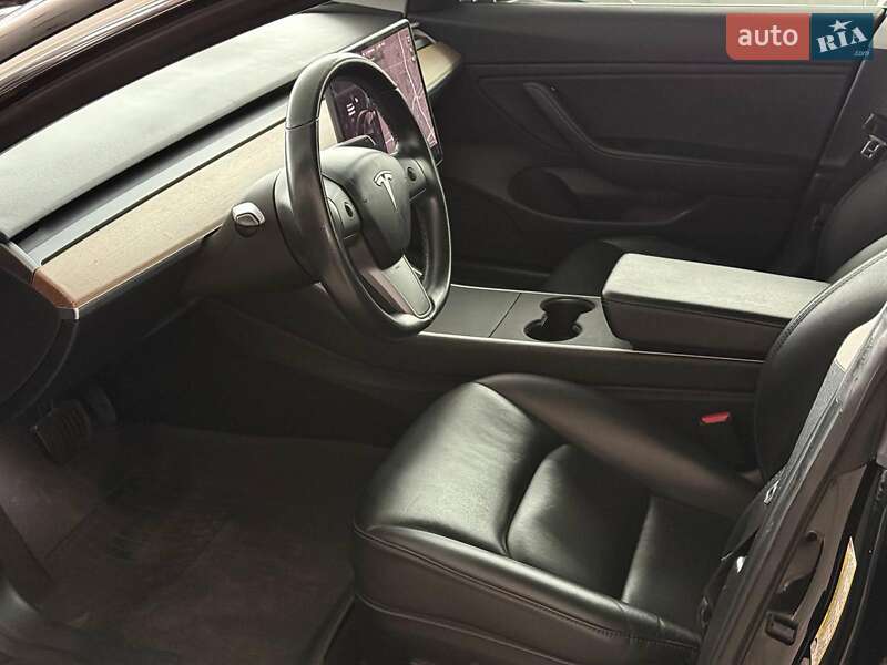 Седан Tesla Model 3 2019 в Одессе