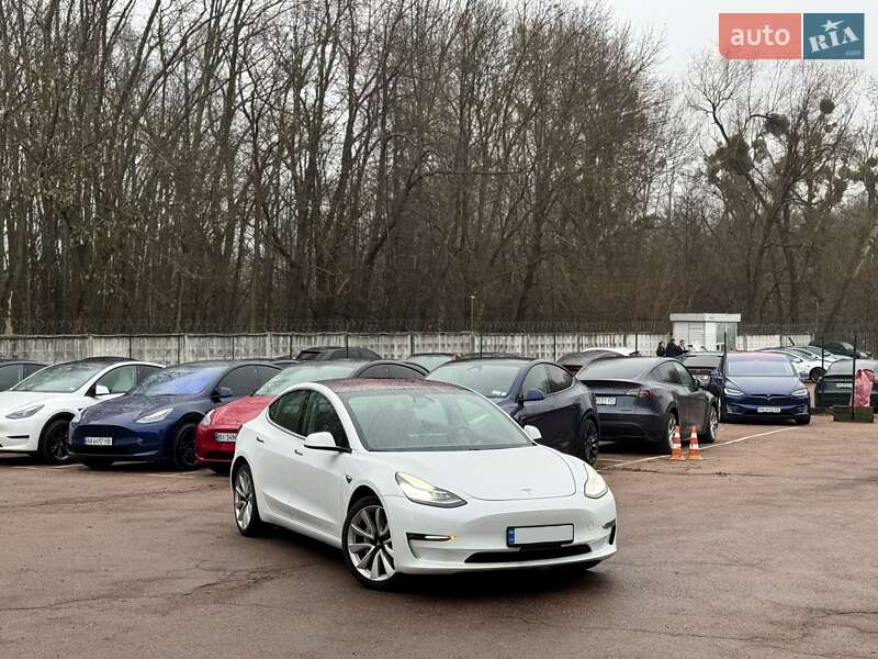 Седан Tesla Model 3 2018 в Киеве