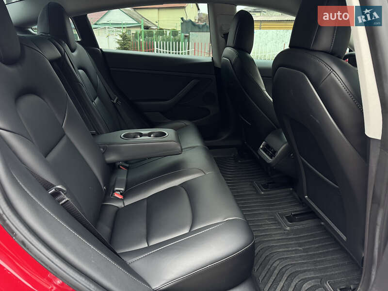 Седан Tesla Model 3 2022 в Одессе