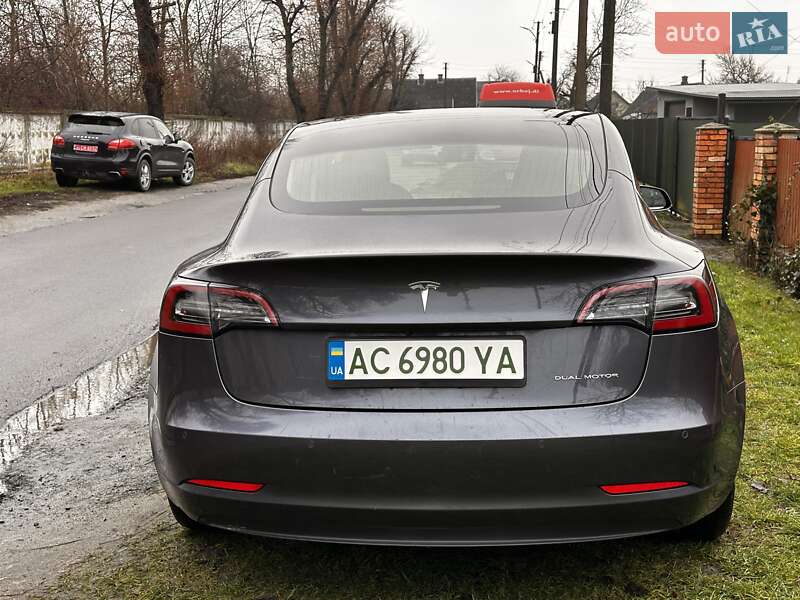 Седан Tesla Model 3 2018 в Владимире