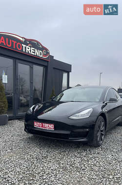 Седан Tesla Model 3 2019 в Львове