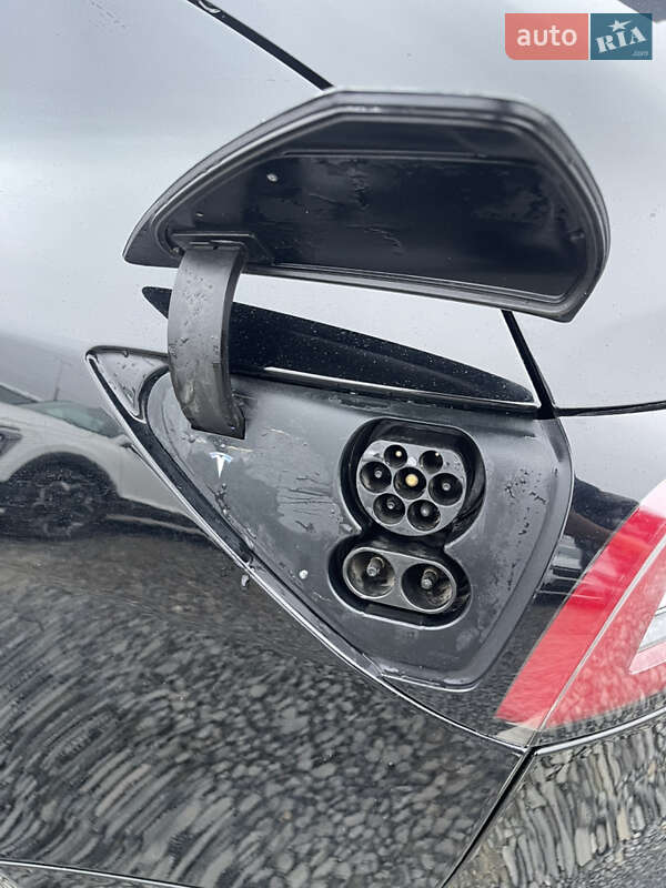 Седан Tesla Model 3 2019 в Львове