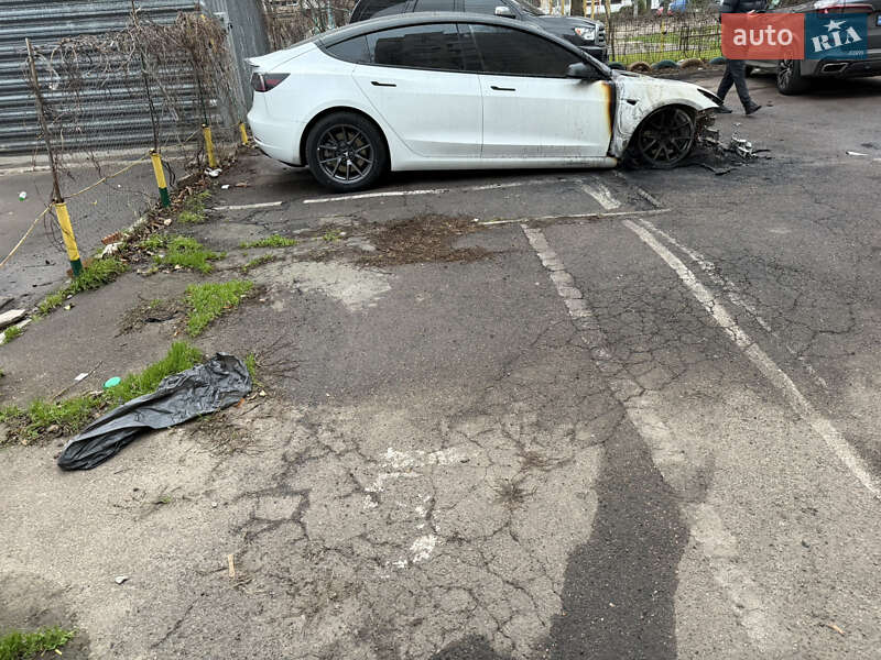 Седан Tesla Model 3 2020 в Одесі