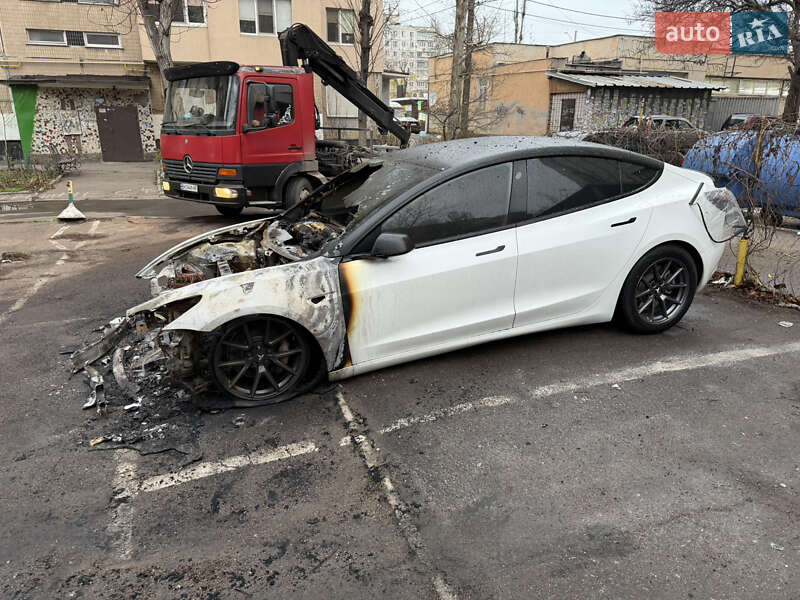 Седан Tesla Model 3 2020 в Одесі