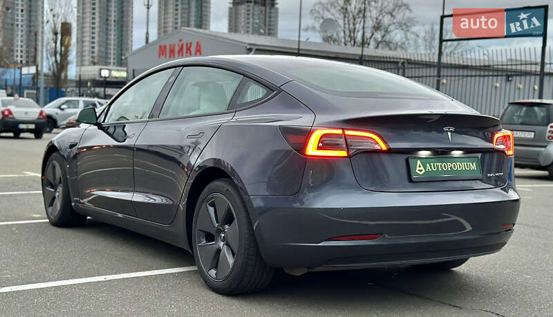 Седан Tesla Model 3 2023 в Киеве