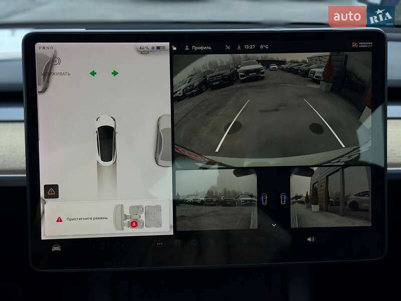 Седан Tesla Model 3 2021 в Ровно