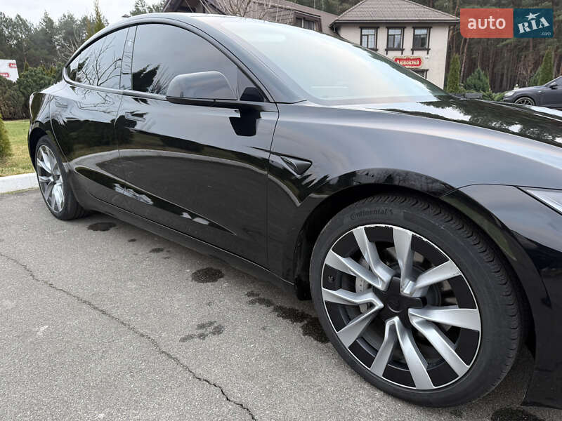 Седан Tesla Model 3 2024 в Киеве