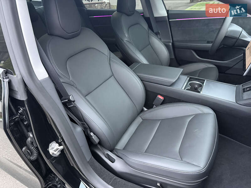 Седан Tesla Model 3 2024 в Киеве