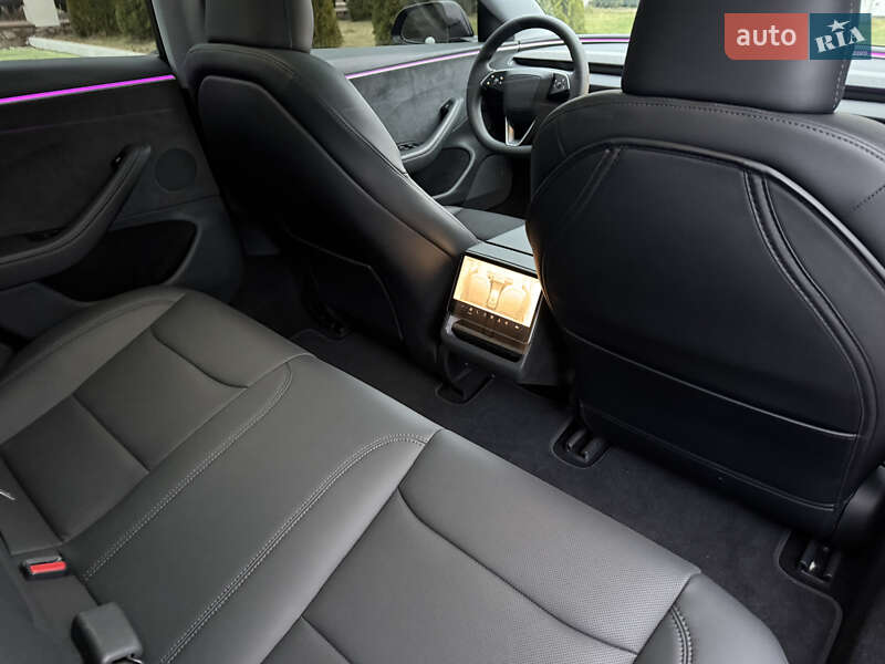 Седан Tesla Model 3 2024 в Киеве