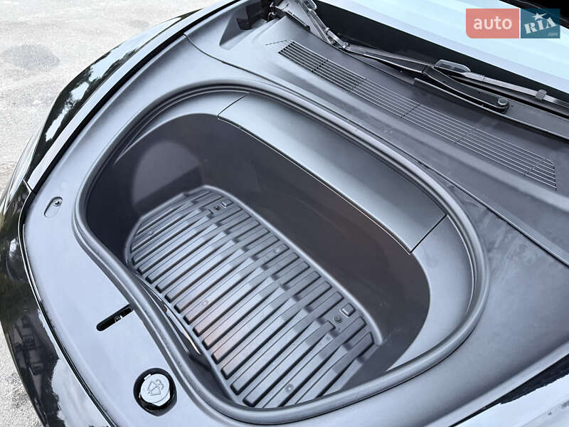 Седан Tesla Model 3 2024 в Киеве