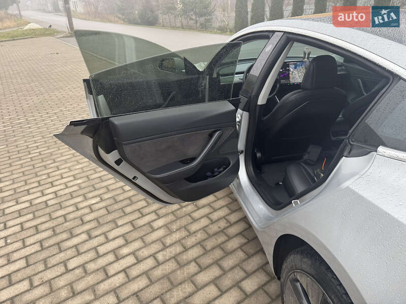 Седан Tesla Model 3 2018 в Пустомытах