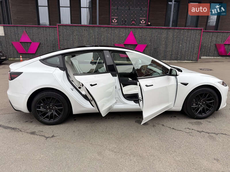 Седан Tesla Model 3 2024 в Киеве фото 20 Седан Tesla Model 3 2024 в Киеве
