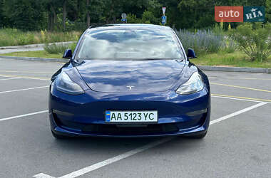 Седан Tesla Model 3 2022 в Києві
