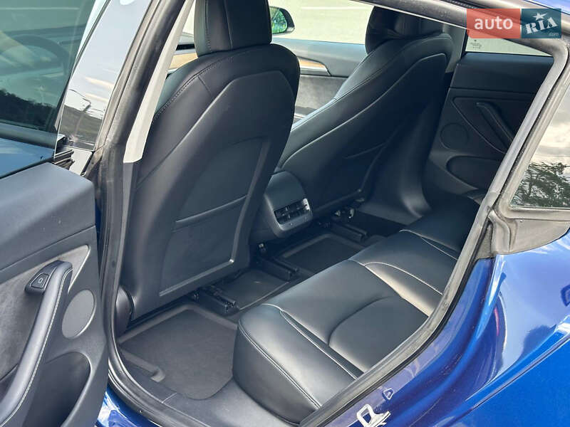 Седан Tesla Model 3 2022 в Києві