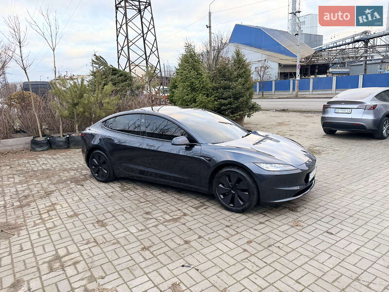Седан Tesla Model 3 2024 в Днепре