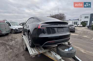 Седан Tesla Model 3 2025 в Сарнах